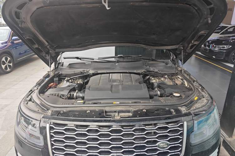 Used Land Rover Range 2017 3.0 SC V6 Vogue Extended Version Engine Bay