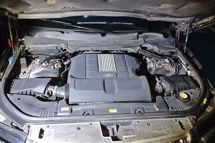 Used Land Rover Range 2017 3.0 SC V6 Vogue Engine Bay