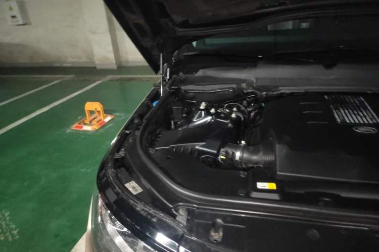 Used Land Rover Range 2017 3.0 SC V6 Vogue Engine Bay Right