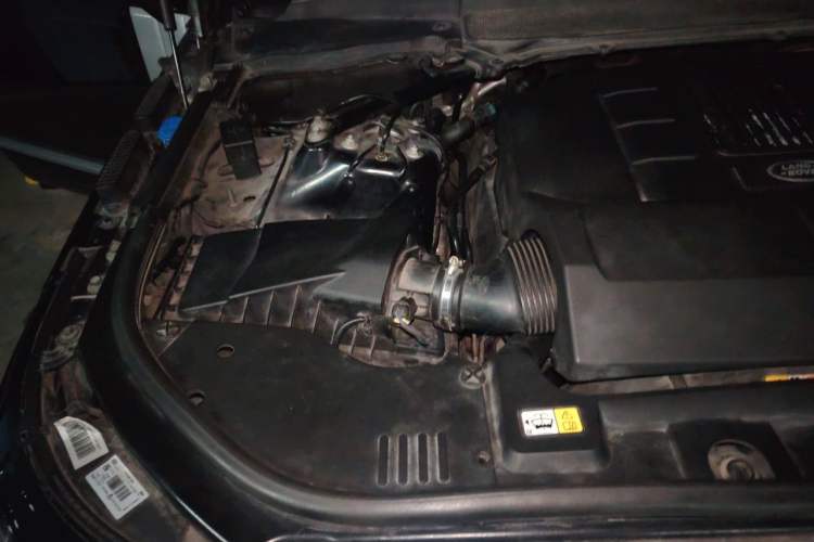 Used Land Rover Range 2017 3.0 SC V6 Vogue Extended Version Engine Bay Right