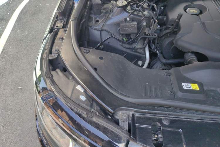 Used Land Rover Range  Engine Bay Right