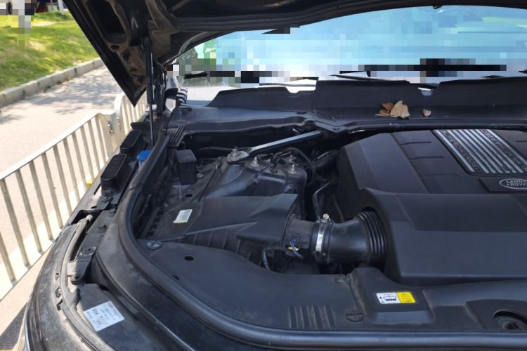 Used Land Rover Range  Engine Bay Right