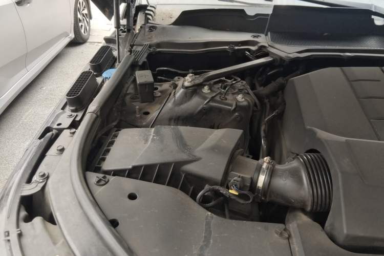 Used Land Rover Range 2017 3.0 SC V6 Vogue Engine Bay Right