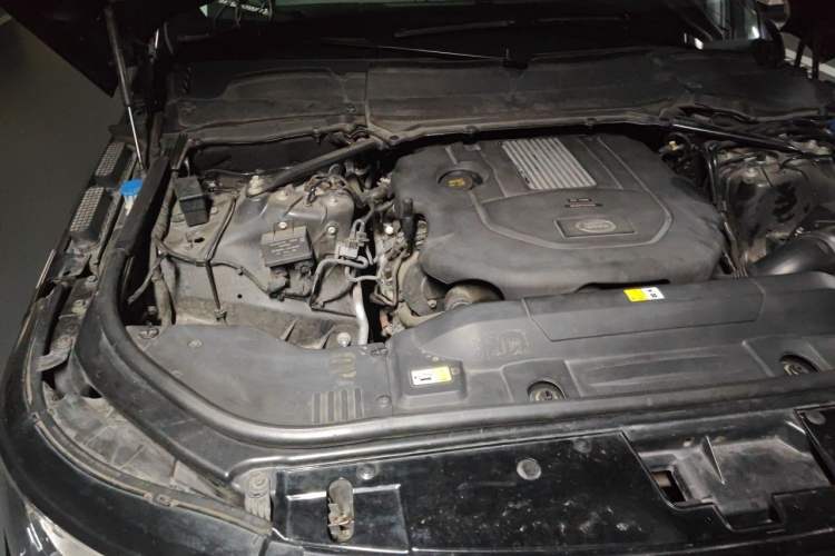 Used Land Rover Range  Engine Bay Right