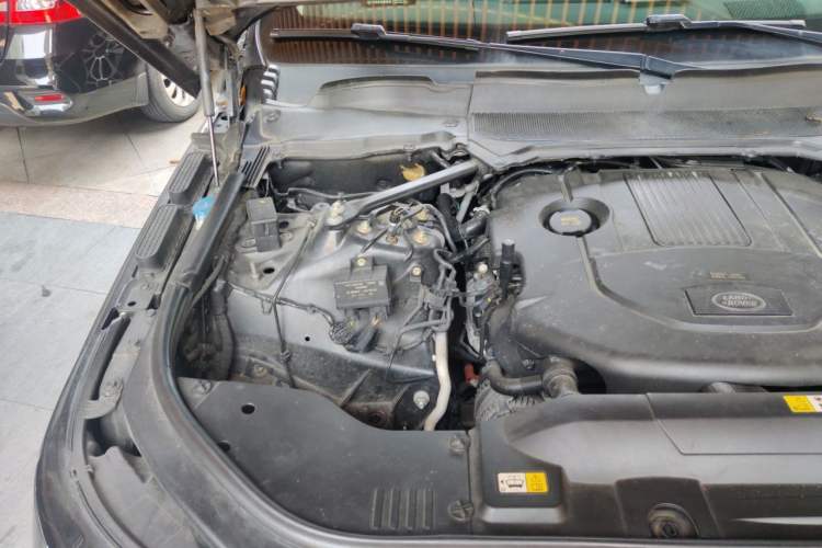Used Land Rover Range  Engine Bay Right