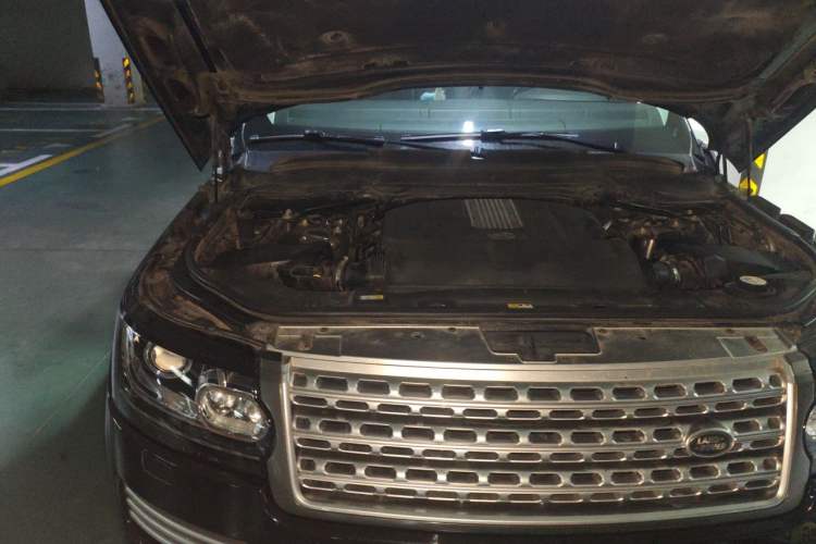 Used Land Rover Range 2017 3.0 SC V6 Vogue Extended Version Engine Bay Right