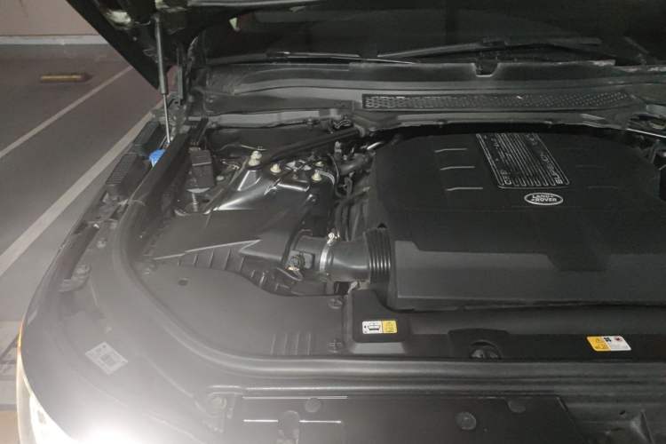 Used Land Rover Range 2017 3.0 SC V6 Vogue Engine Bay Right
