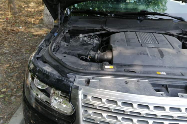 Used Land Rover Range 2017 3.0 SC V6 Vogue SE Long-Wheelbase Edition Engine Bay Right
