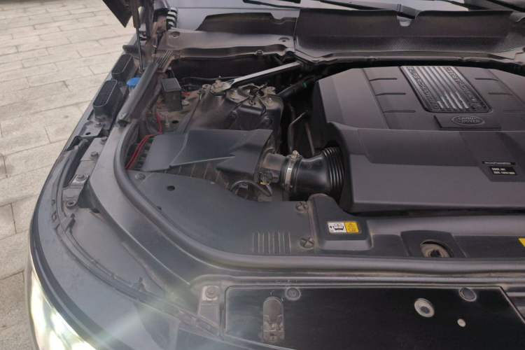 Used Land Rover Range  Engine Bay Right