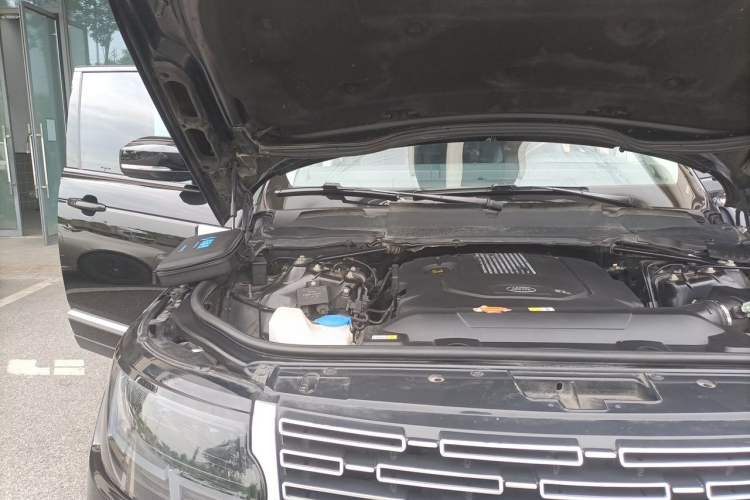 Used Land Rover Range  Engine Bay Right