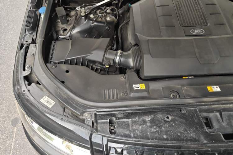 Used Land Rover Range 2017 3.0 SC V6 Vogue Extended Version Engine Bay Right