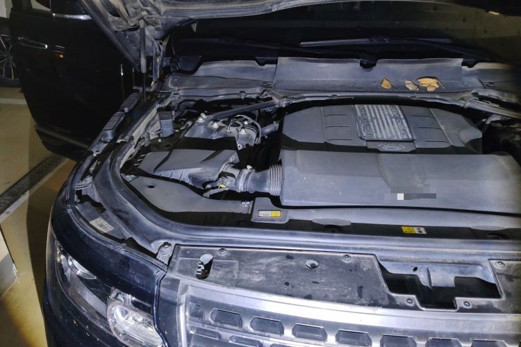 Used Land Rover Range  Engine Bay Right