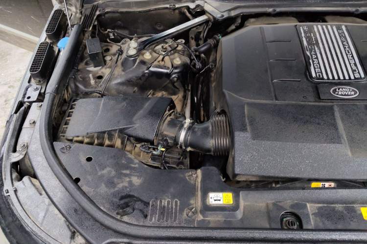 Used Land Rover Range 2017 3.0 SC V6 Vogue Engine Bay Right