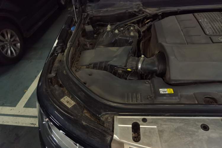 Used Land Rover Range 2017 3.0 SC V6 Vogue Engine Bay Right