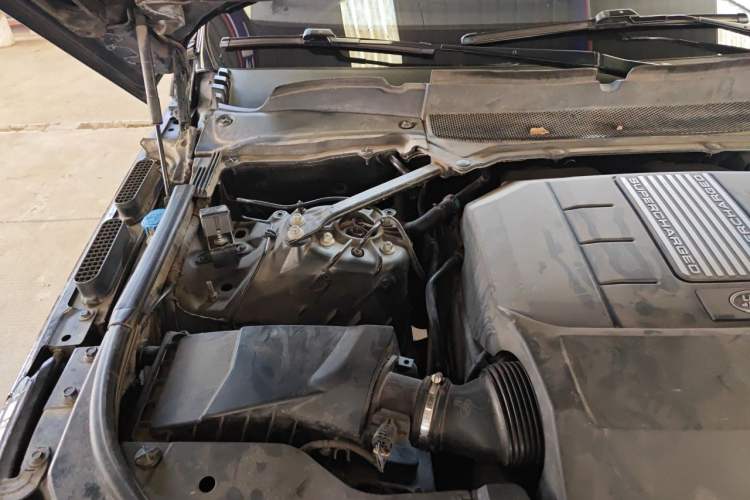 Used Land Rover Range  Engine Bay Right