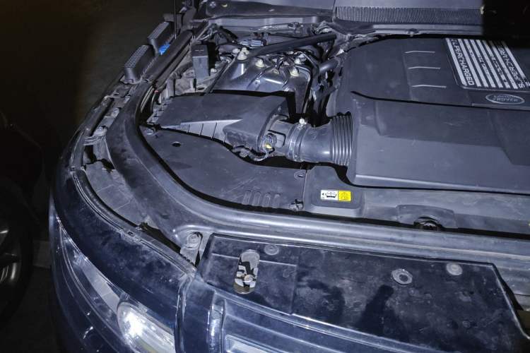 Used Land Rover Range  Engine Bay Right