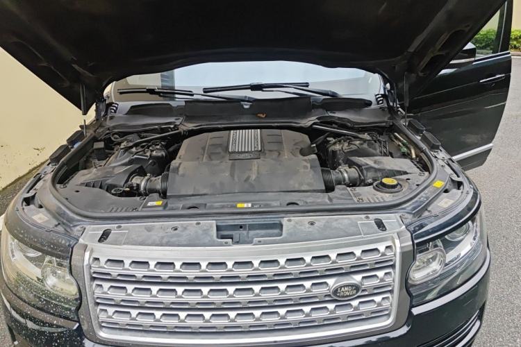 Used Land Rover Range  Engine Bay