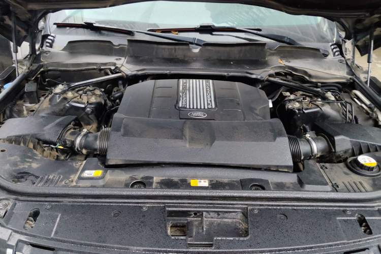 Used Land Rover Range 2017 3.0 SC V6 Vogue Engine Bay