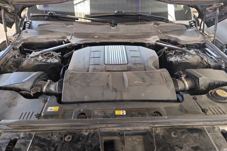 Used Land Rover Range  Engine Bay
