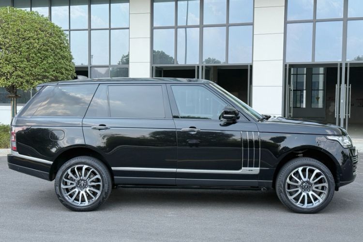 Used Land Rover Range 2017 3.0 SC V6 Vogue SE Long-Wheelbase Edition Exterior 2