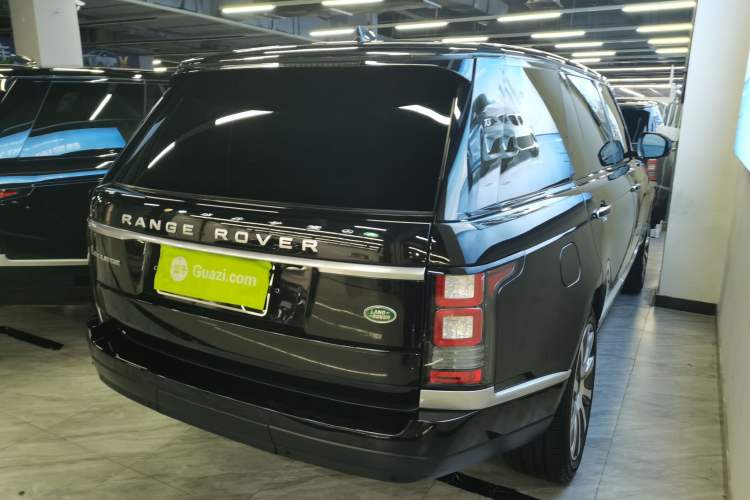 Used Land Rover Range 2017 3.0 SC V6 Vogue Extended Version Exterior 5