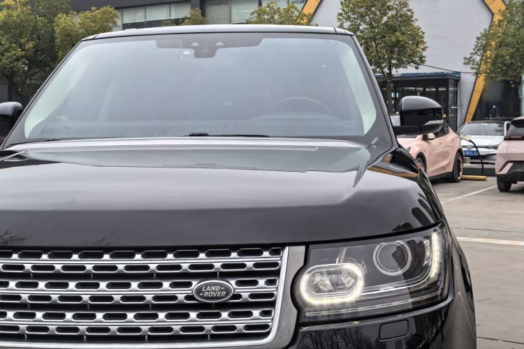 Used Land Rover Range 2017 3.0 SC V6 Vogue Extended Version Exterior 5