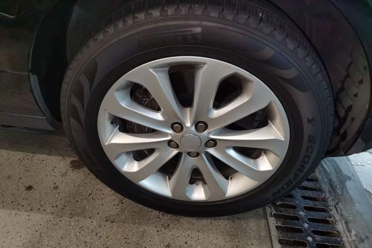 Used Land Rover Range 2017 3.0 SC V6 Vogue Extended Version Exterior 7