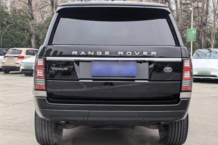 Used Land Rover Range 2017 3.0 SC V6 Vogue Extended Version Exterior 7