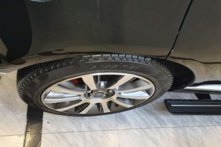 Used Land Rover Range 2017 3.0 SC V6 Vogue Extended Version Exterior 8
