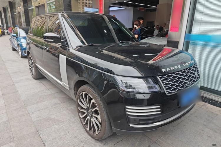 Used Land Rover Range 2017 3.0 SC V6 Vogue Extended Version Front Right 45 Deg