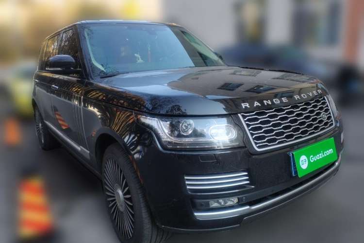 Used Land Rover Range 2017 3.0 SC V6 Vogue Extended Version Front Right 45 Deg