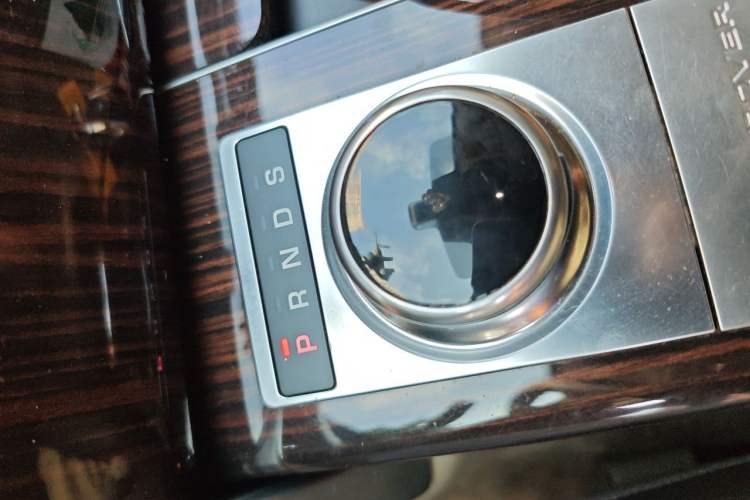 Used Land Rover Range 2017 3.0 SC V6 Vogue Extended Version Gear Lever