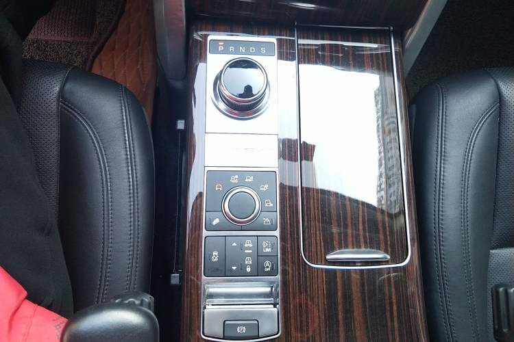 Used Land Rover Range 2017 3.0 SC V6 Vogue Gear Lever
