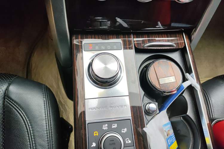 Used Land Rover Range 2017 3.0 SC V6 Vogue Gear Lever