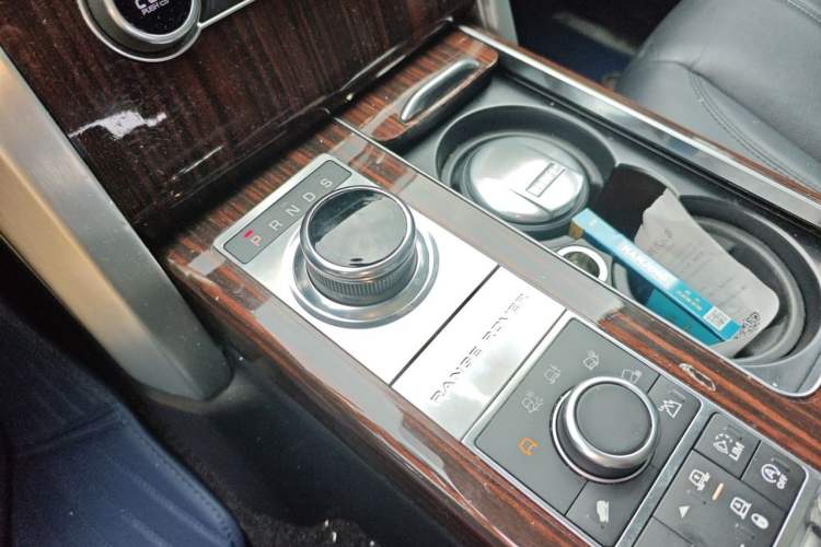 Used Land Rover Range 2017 3.0 SC V6 Vogue Gear Lever
