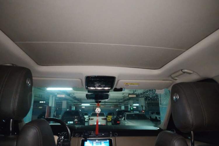 Used Land Rover Range 2017 3.0 SC V6 Vogue Extended Version Headliner