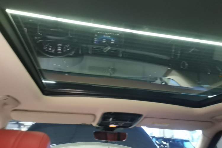 Used Land Rover Range 2017 3.0 SC V6 Vogue SE Long-Wheelbase Edition Headliner