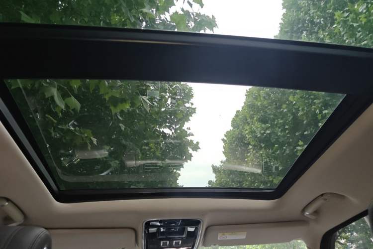 Used Land Rover Range 2017 3.0 SC V6 Vogue Extended Version Headliner