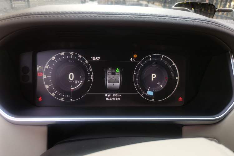 Used Land Rover Range 2017 3.0 SC V6 Vogue Extended Version Instrument Cluster