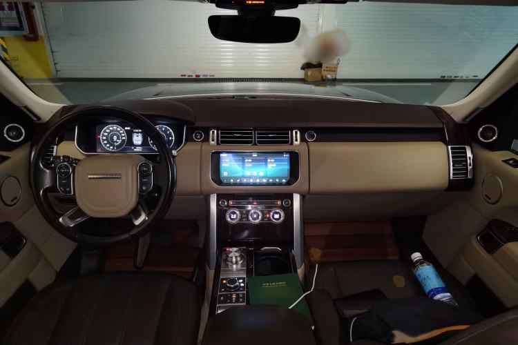 Used Land Rover Range 2017 3.0 SC V6 Vogue Extended Version Interior 2