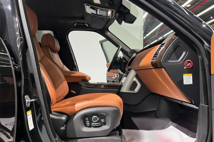 Used Land Rover Range 2017 3.0 SC V6 AB Prestige Extended Edition Interior 2