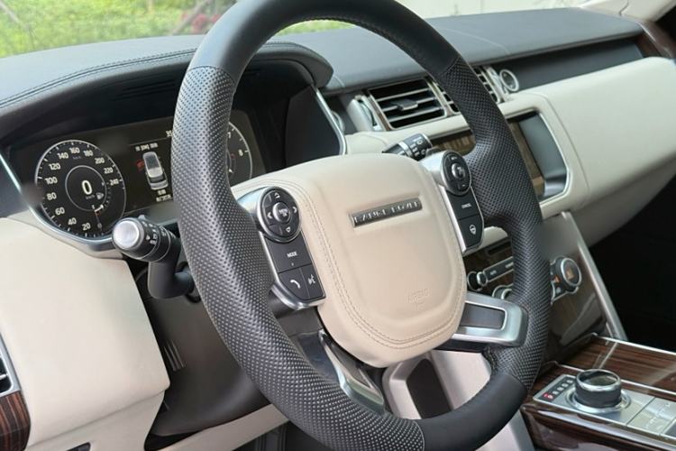 Used Land Rover Range 2017 3.0 SC V6 Vogue SE Long-Wheelbase Edition Interior 2