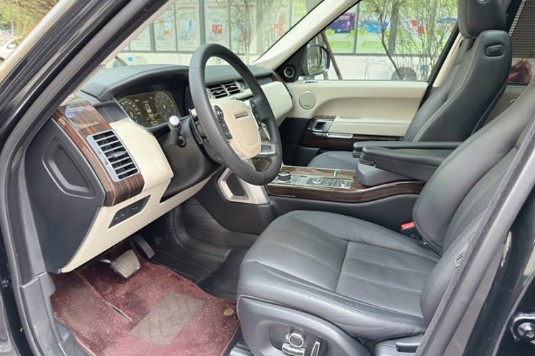 Used Land Rover Range 2017 3.0 SC V6 Vogue SE Long-Wheelbase Edition Interior 4