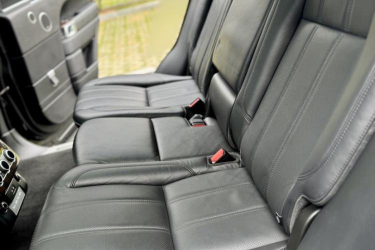 Used Land Rover Range 2017 3.0 SC V6 Vogue Extended Version Interior 6