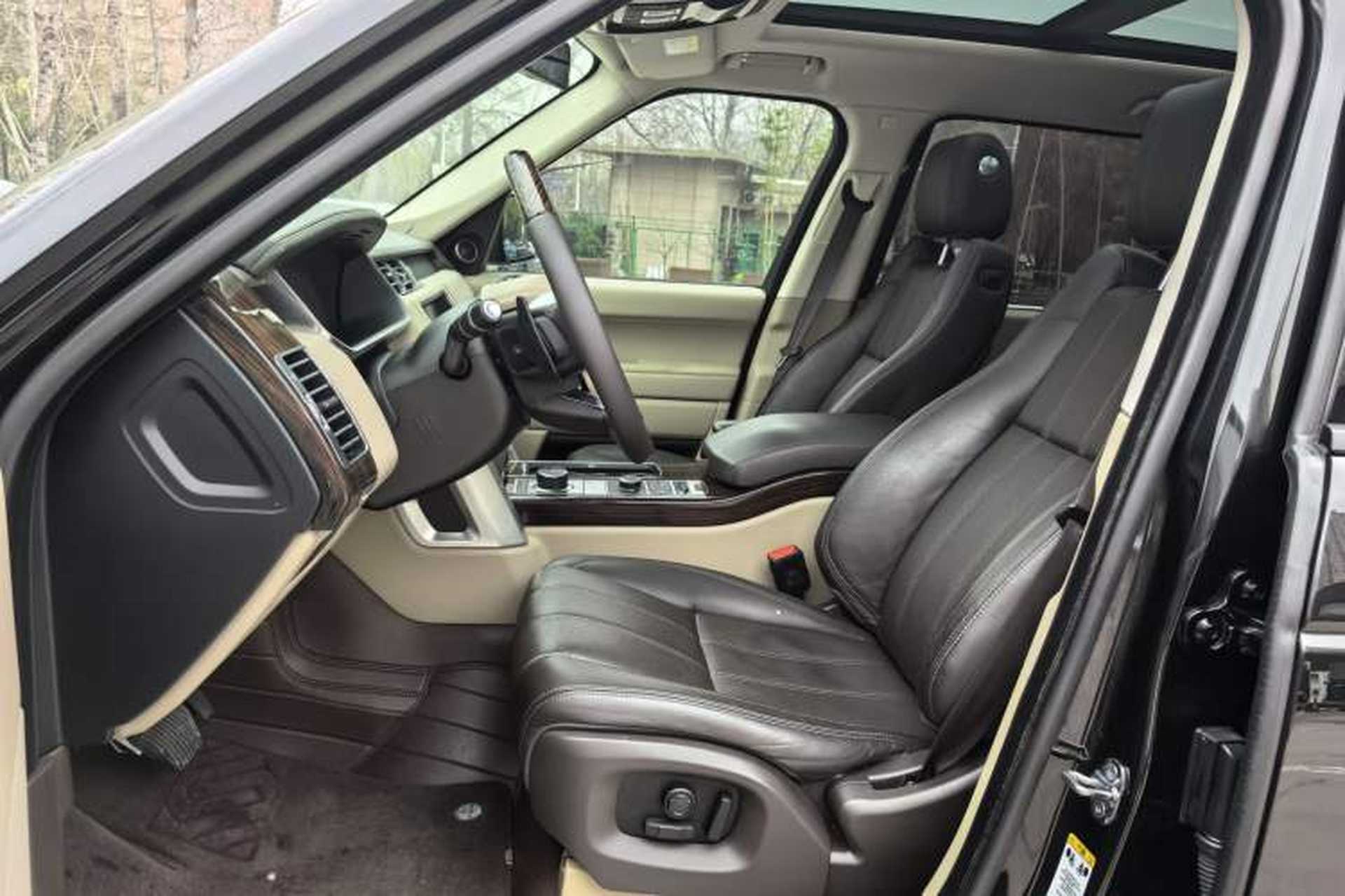 Used Land Rover Range 2017 3.0 SC V6 Vogue Extended Version Interior 6