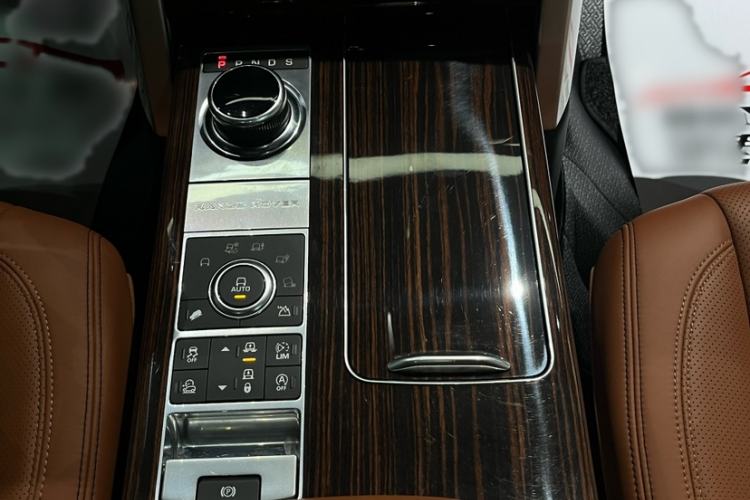 Used Land Rover Range 2017 3.0 SC V6 AB Prestige Extended Edition Interior 7