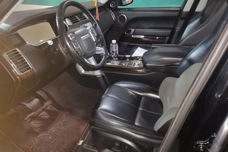 Used Land Rover Range 2017 3.0 SC V6 Vogue Left Front Seat