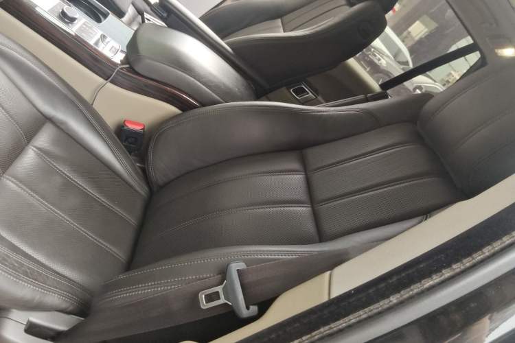 Used Land Rover Range 2017 3.0 SC V6 Vogue Left Front Seat