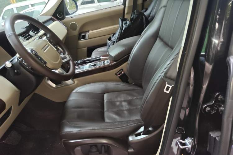 Used Land Rover Range 2017 3.0 SC V6 Vogue Extended Version Left Front Seat