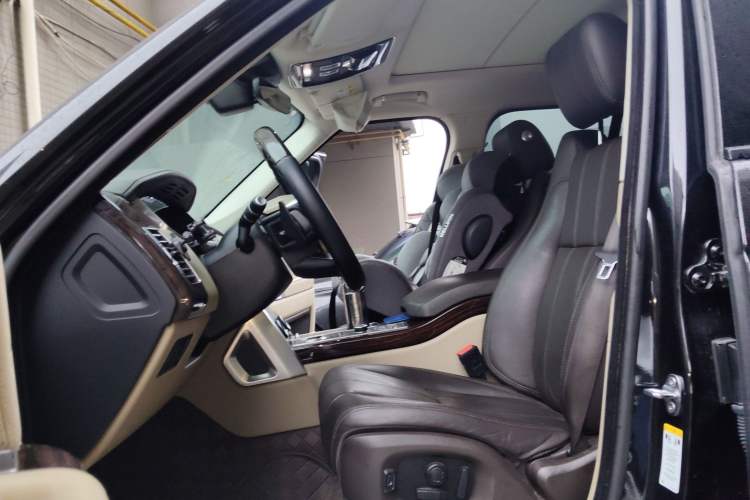 Used Land Rover Range 2017 3.0 SC V6 Vogue Left Front Seat